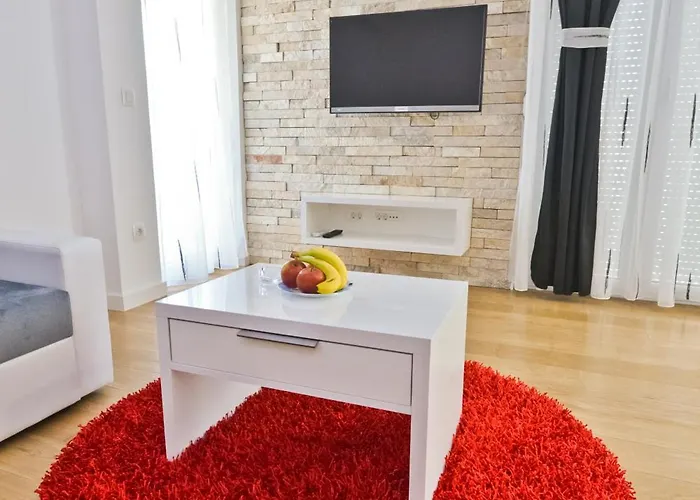 Apartment Domalu Old Town